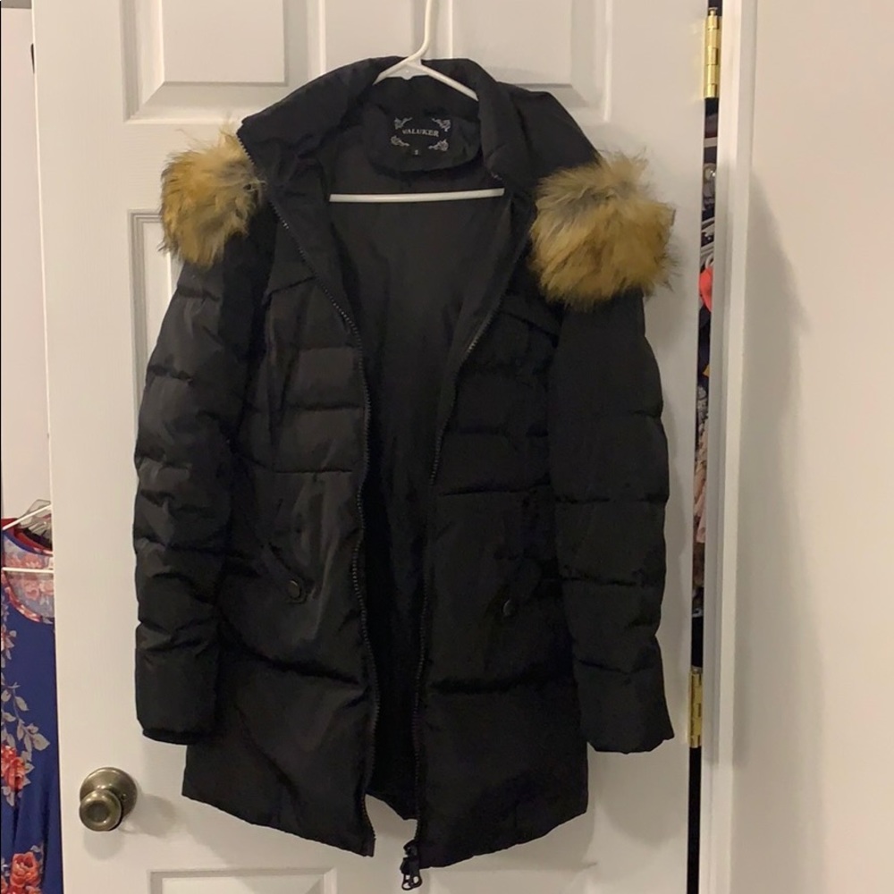 Valuker puffer coat with fur hood